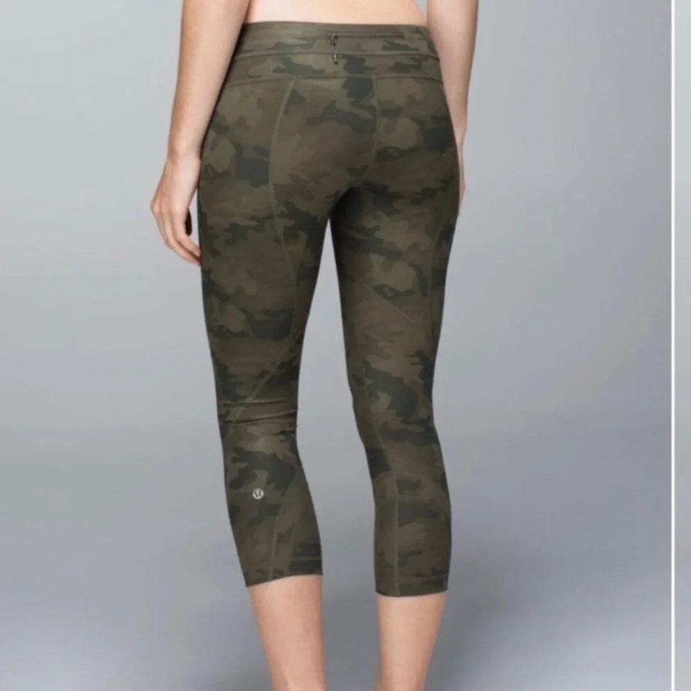 Lululemon Run Inspire Crop Leggings Luxtreme Savasana Camo Fatigue Green